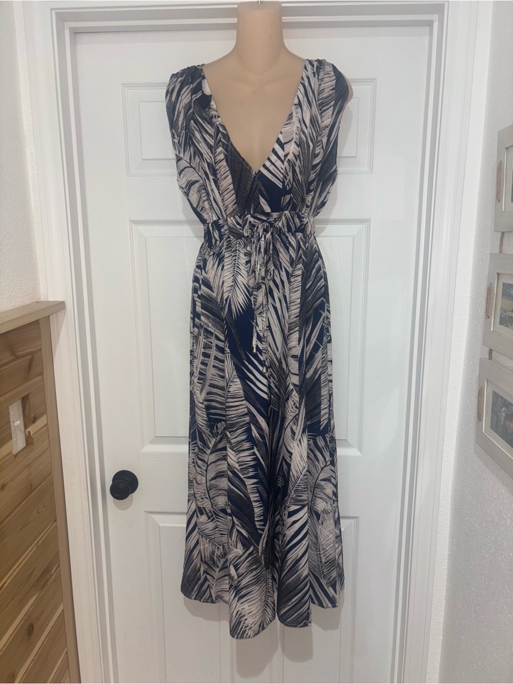 Navy and Cream Tropical Print Maxi Dress size large